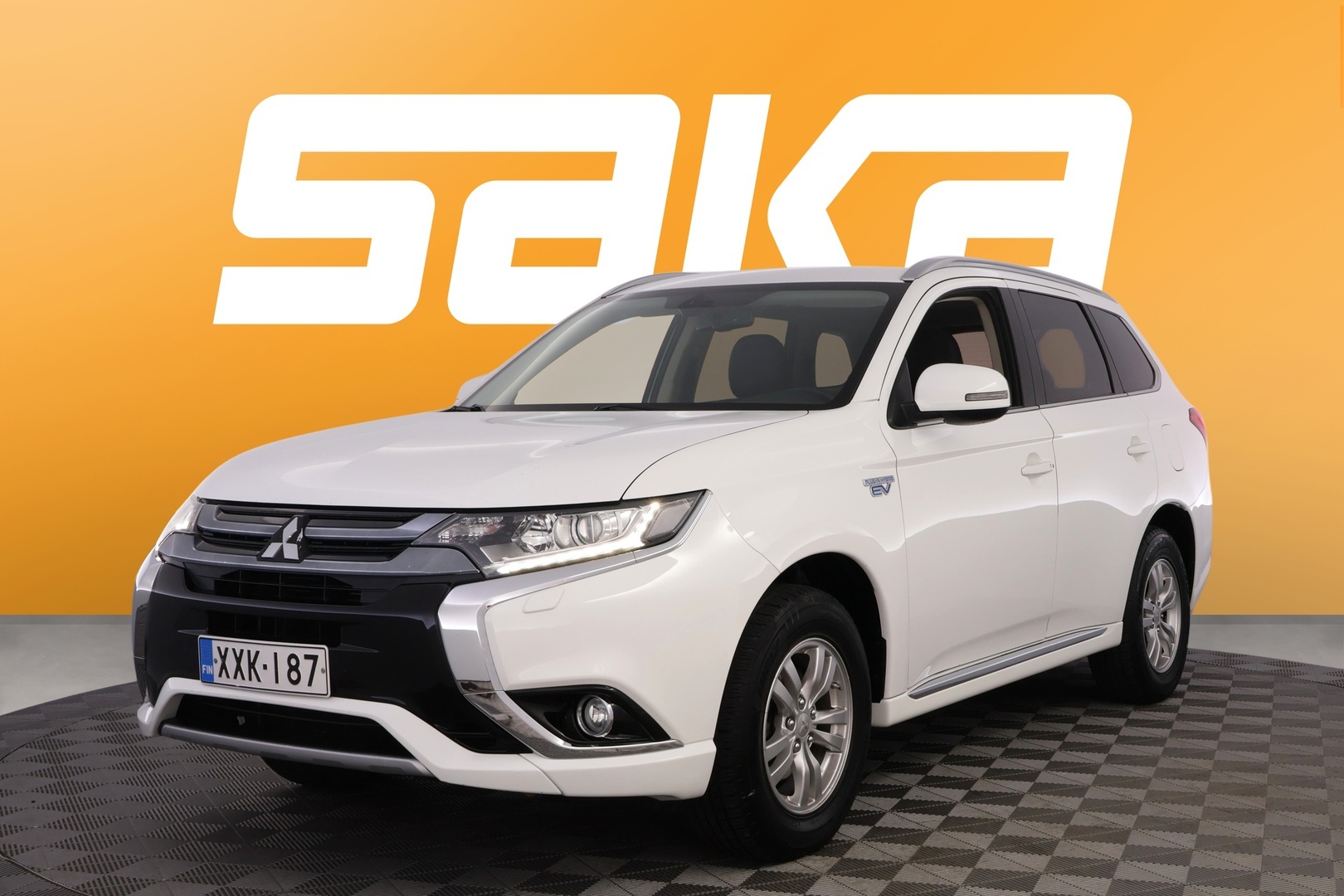 MITSUBISHI OUTLANDER PHEV 2016