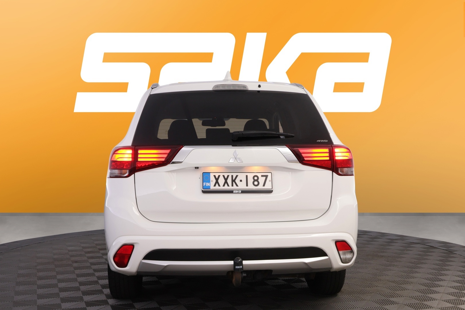 MITSUBISHI OUTLANDER PHEV 2016