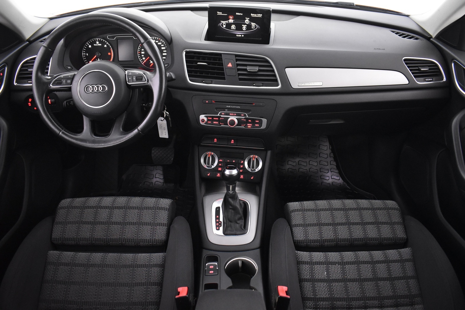AUDI Q3 2012