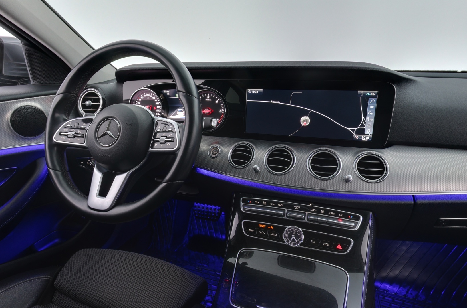 MERCEDES-BENZ E 2019