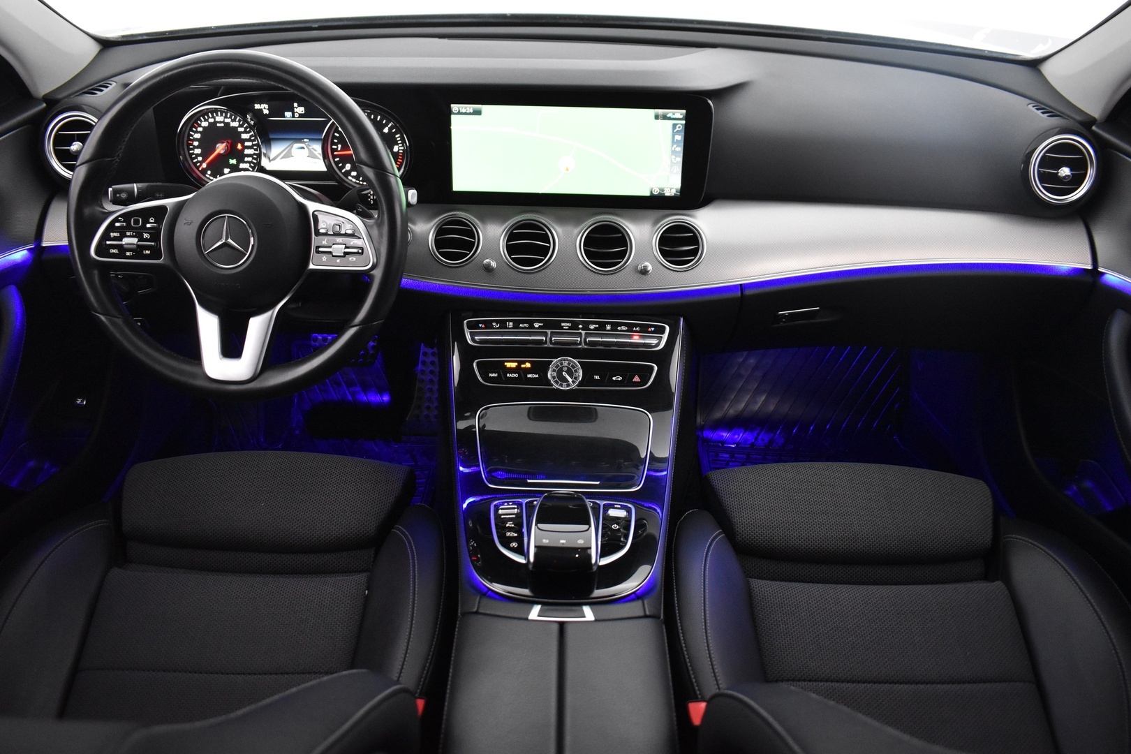 MERCEDES-BENZ E 2019