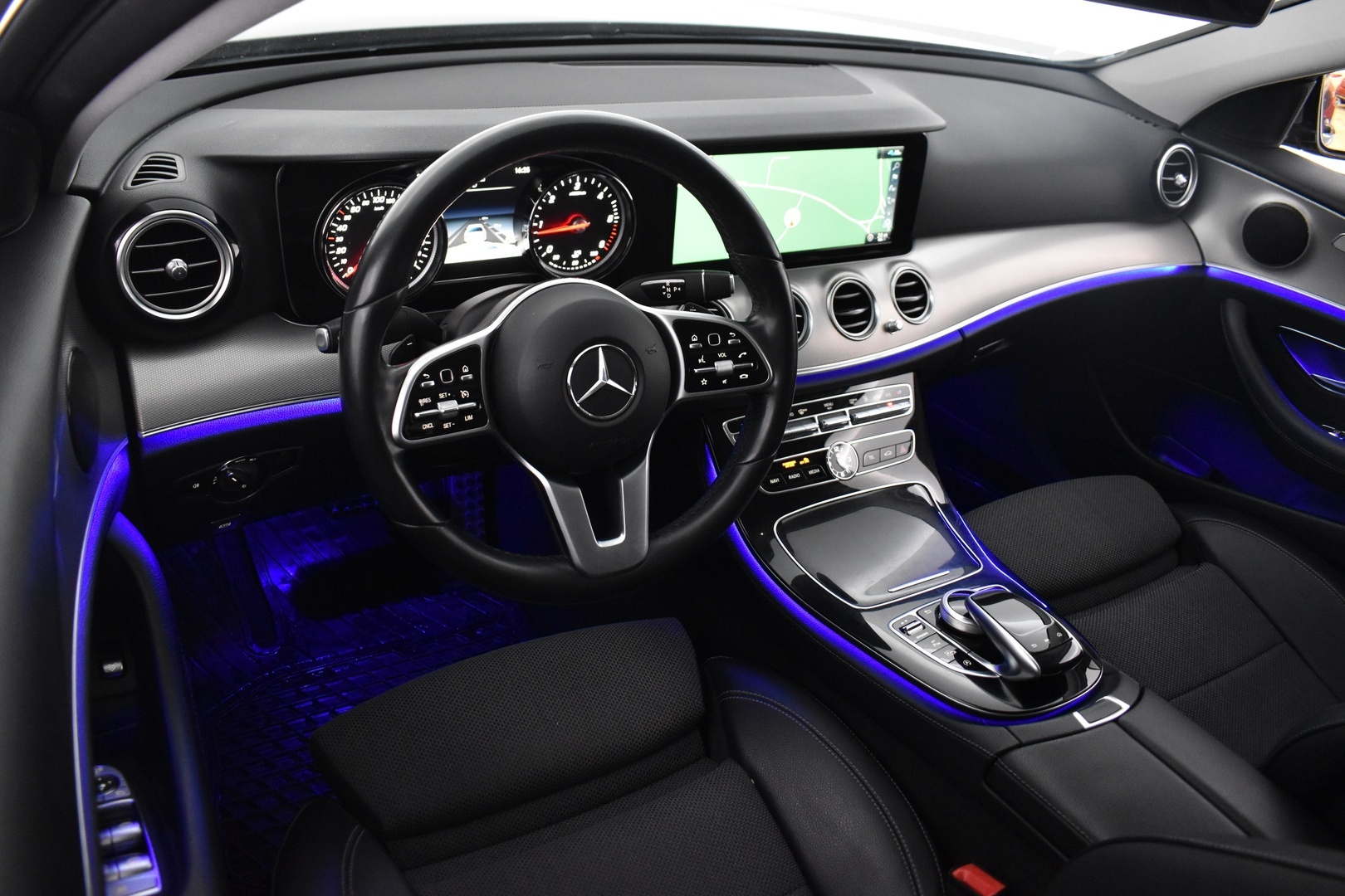 MERCEDES-BENZ E 2019