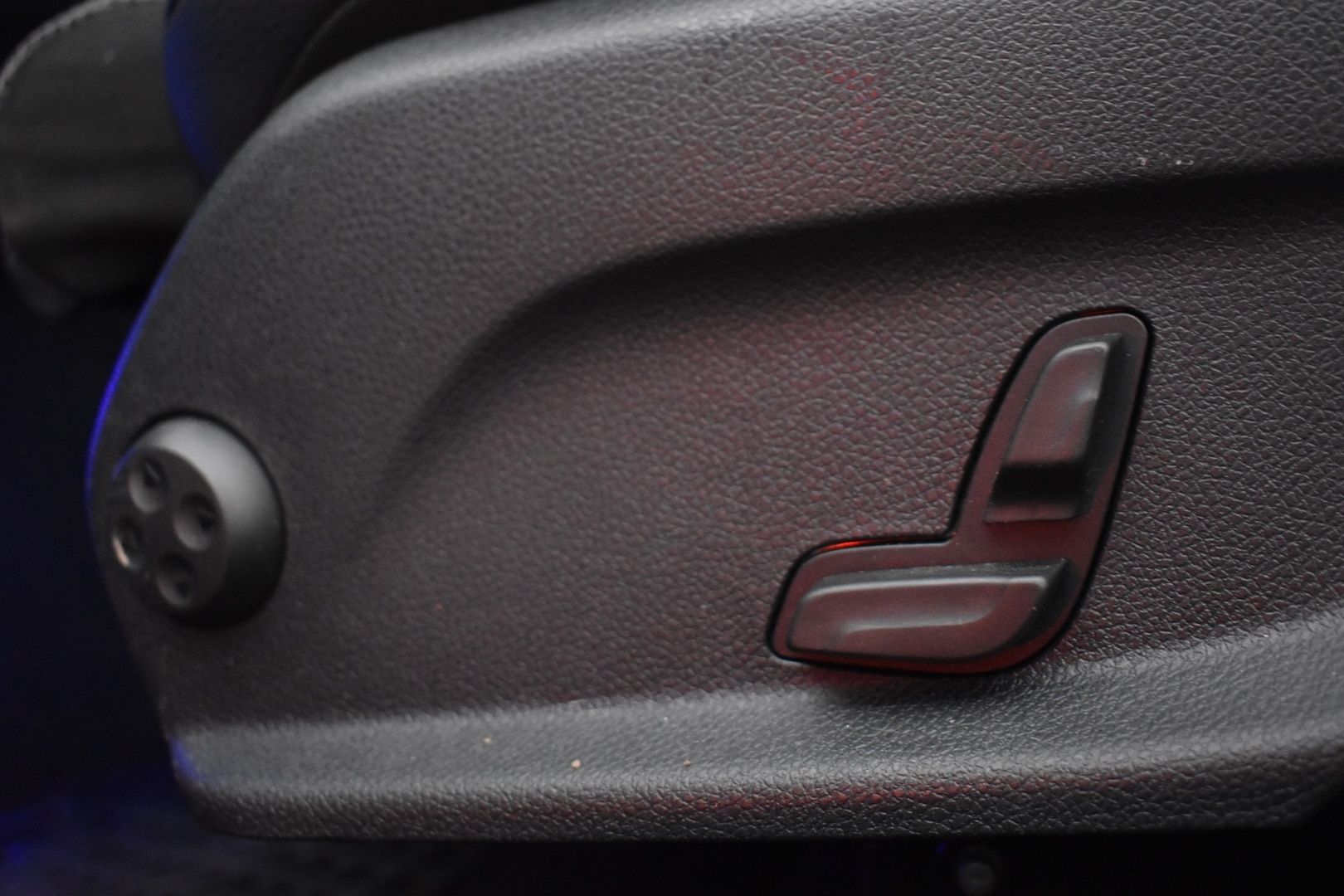 MERCEDES-BENZ E 2019