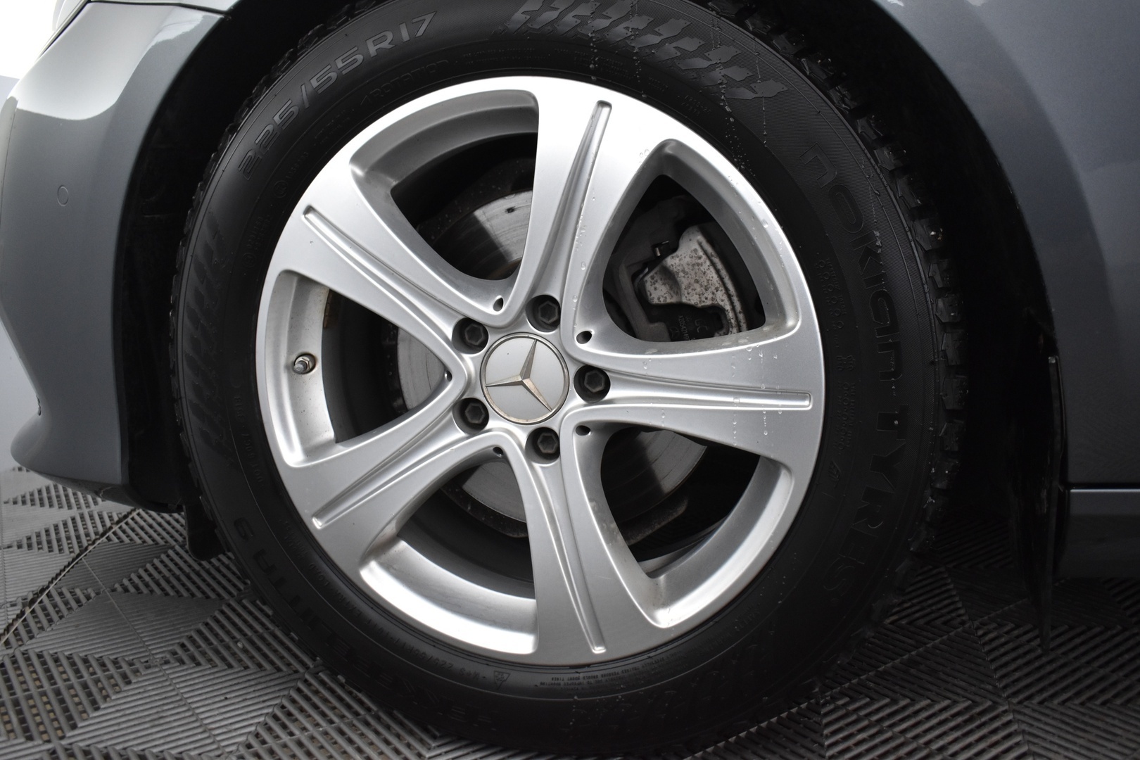 MERCEDES-BENZ E 2019