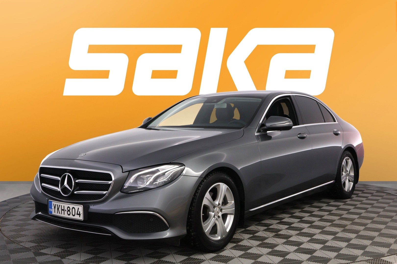 MERCEDES-BENZ E 2019