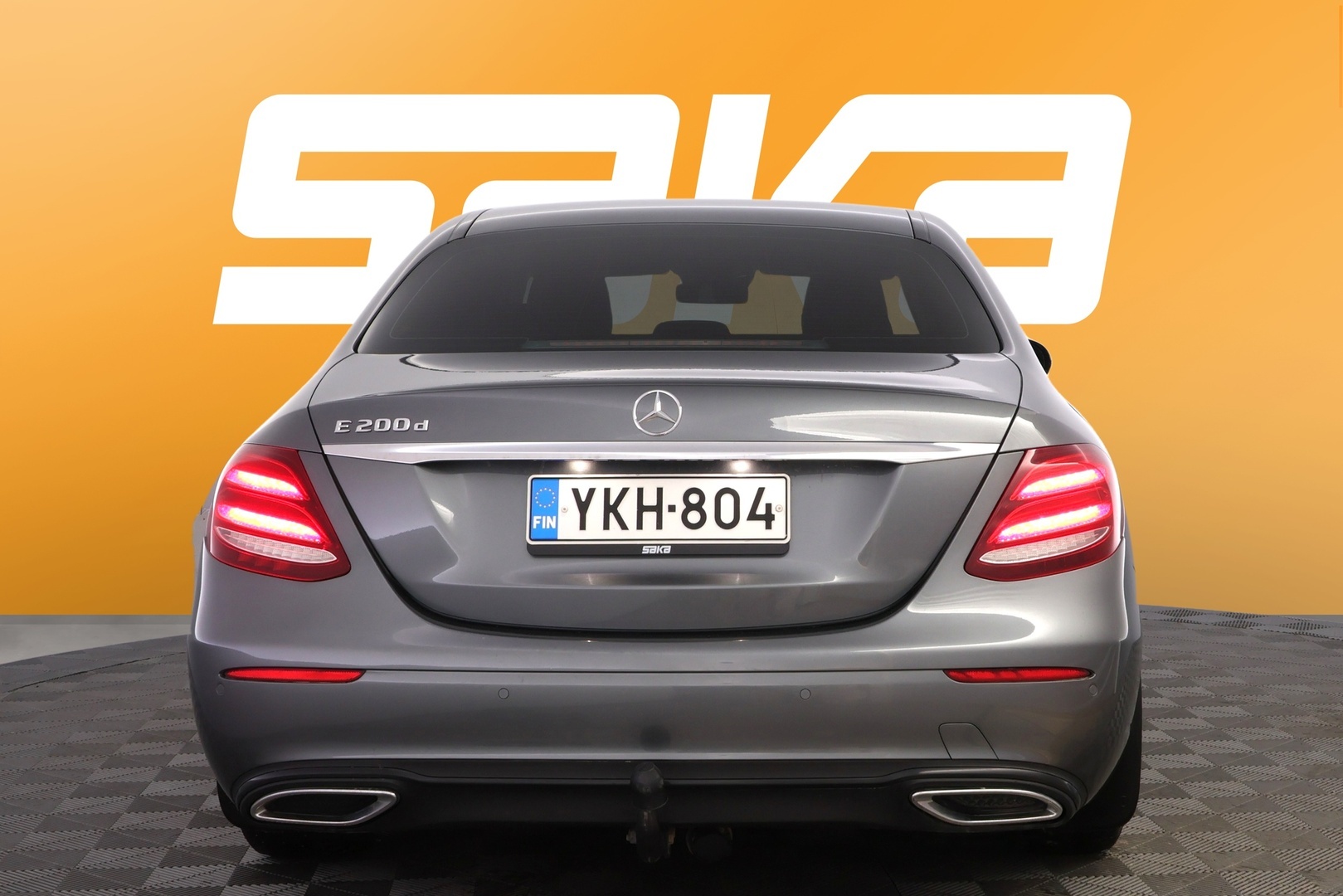 MERCEDES-BENZ E 2019