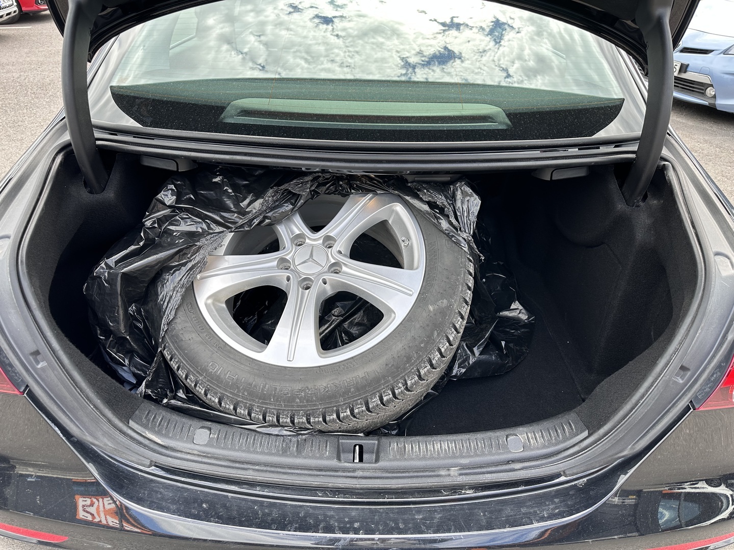 MERCEDES-BENZ E 2022
