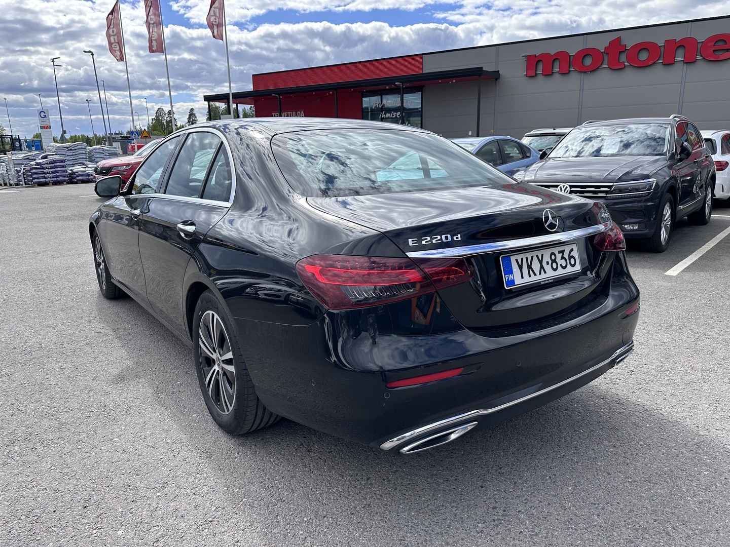 MERCEDES-BENZ E 2022