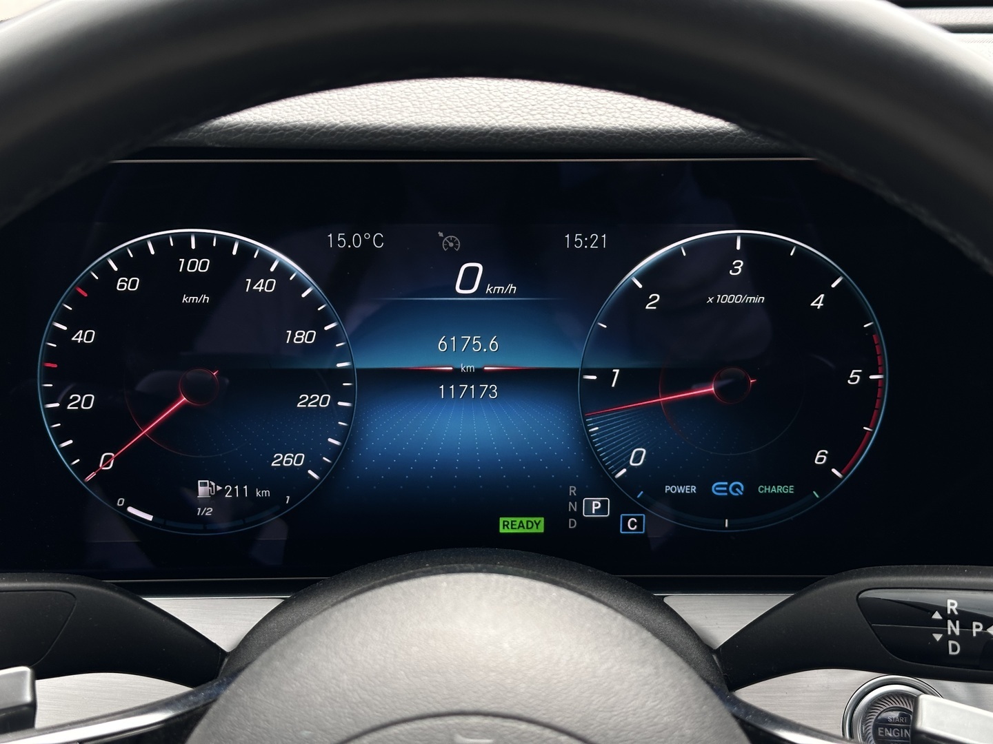 MERCEDES-BENZ E 2022