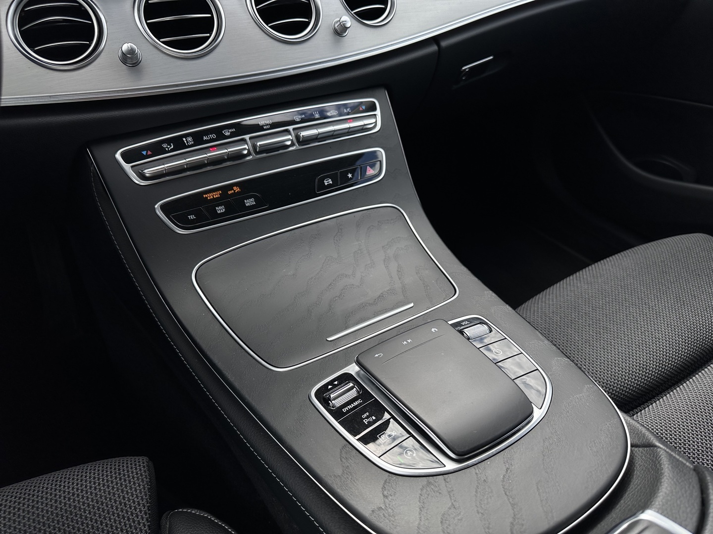 MERCEDES-BENZ E 2022