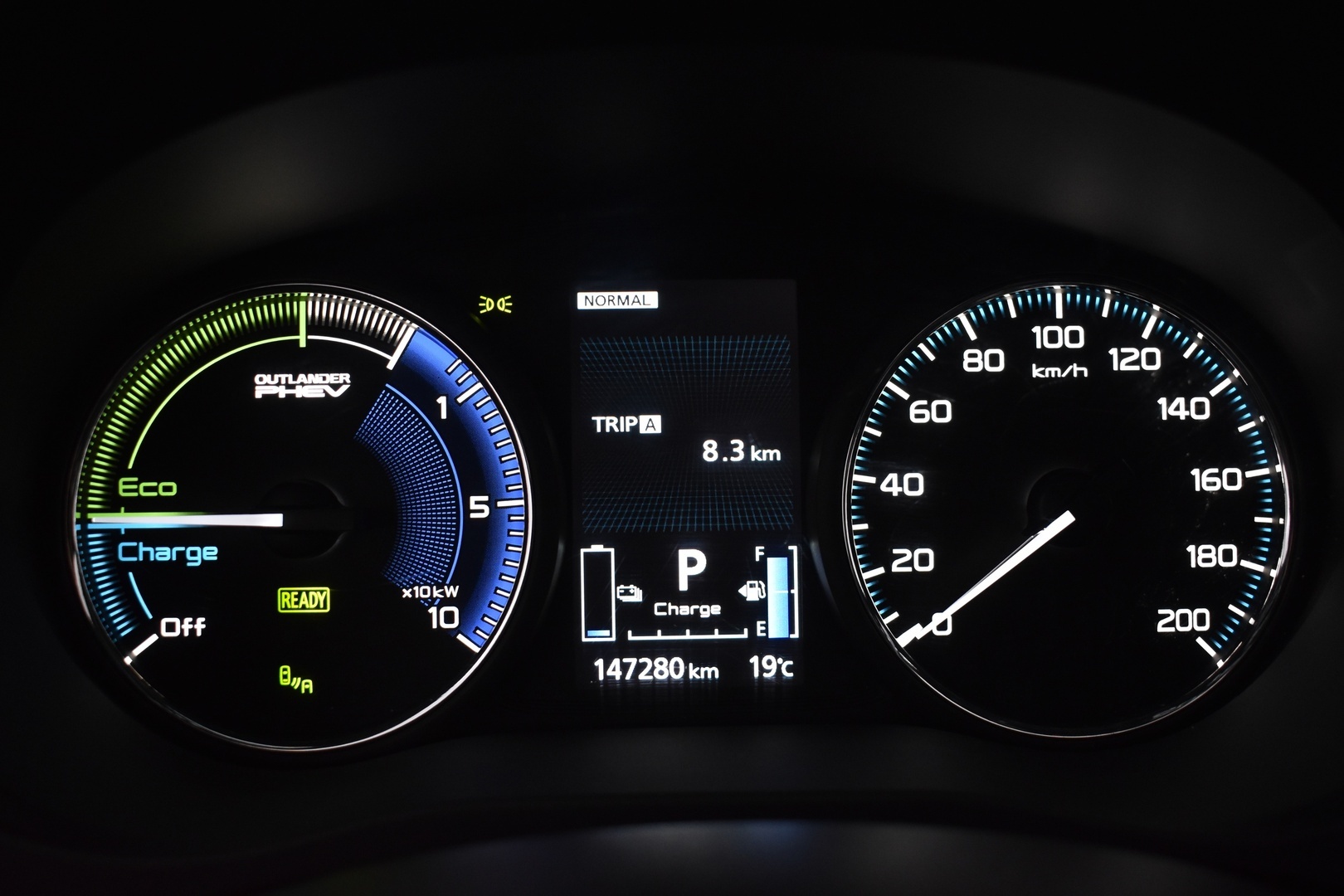 MITSUBISHI OUTLANDER PHEV 2019