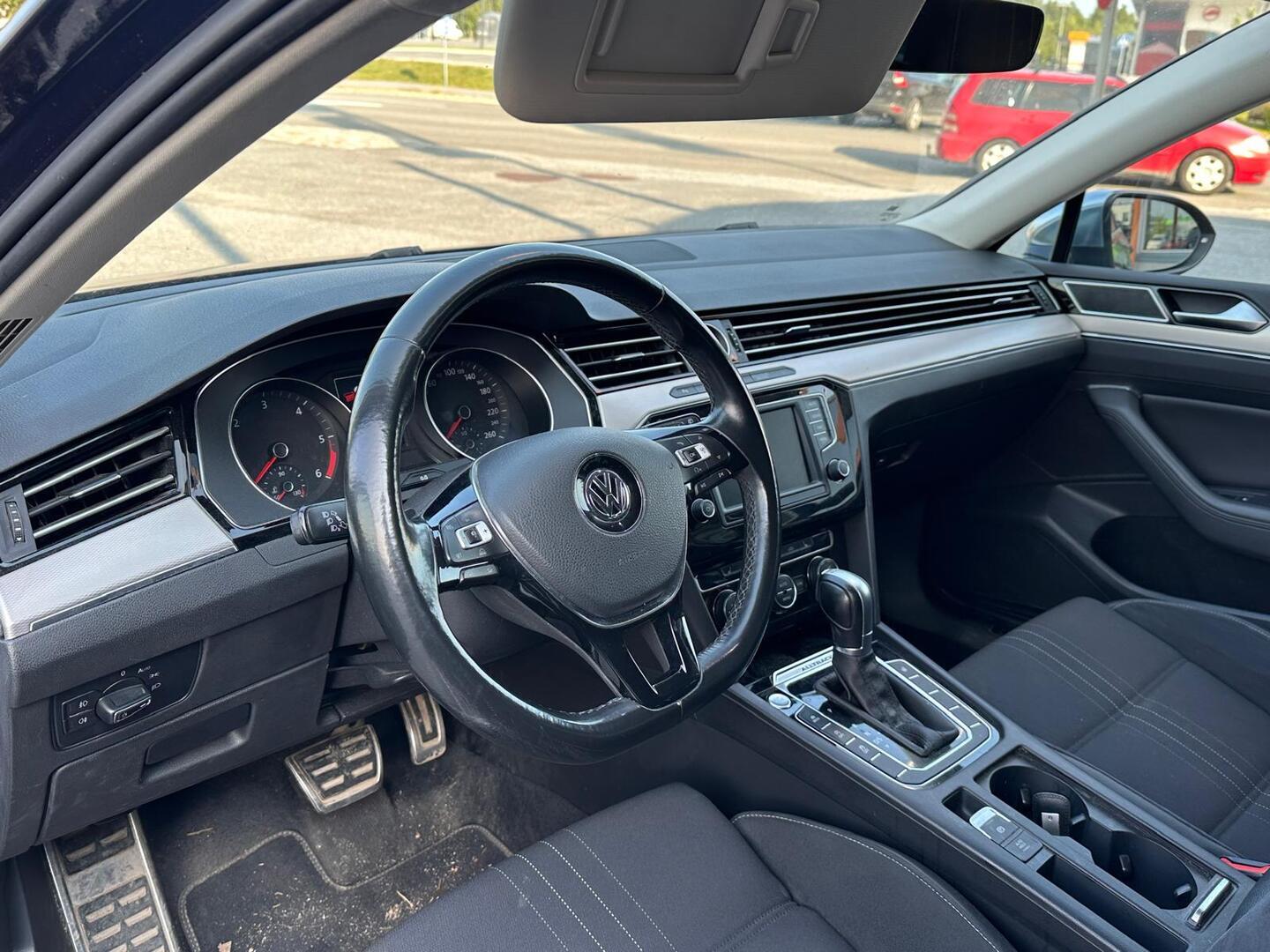 VOLKSWAGEN Passat 2017