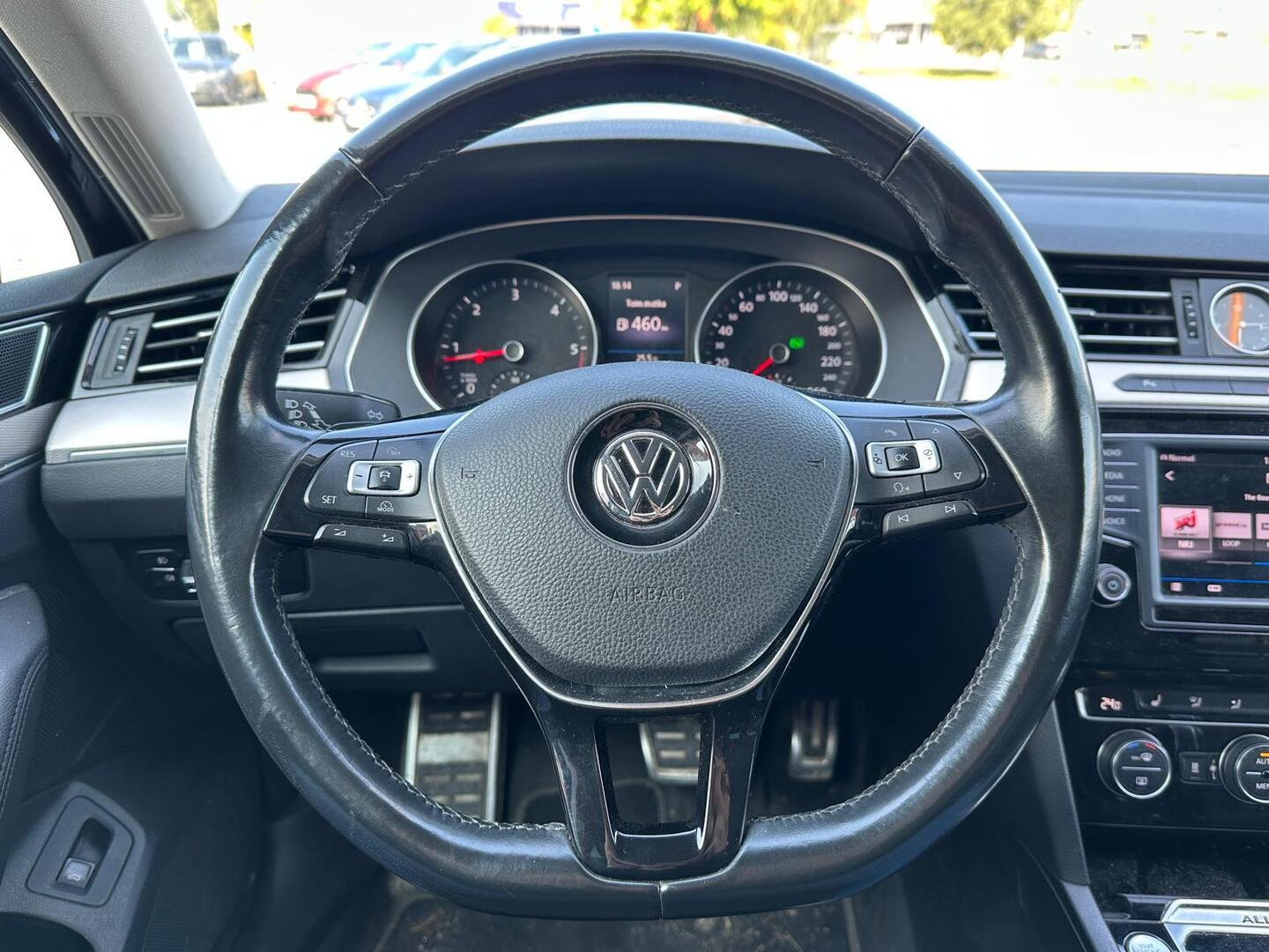 VOLKSWAGEN Passat 2017