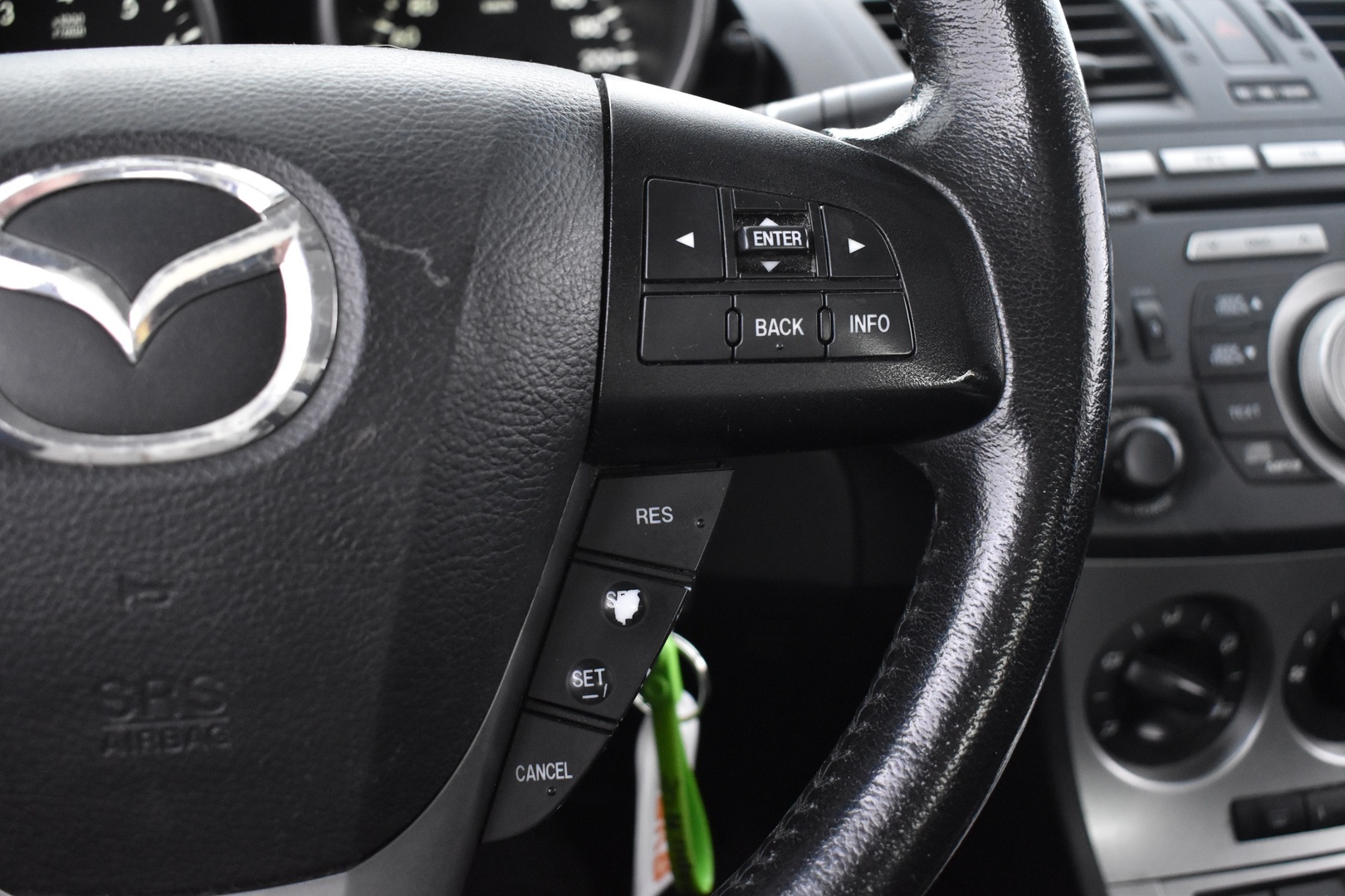 MAZDA 3 2011