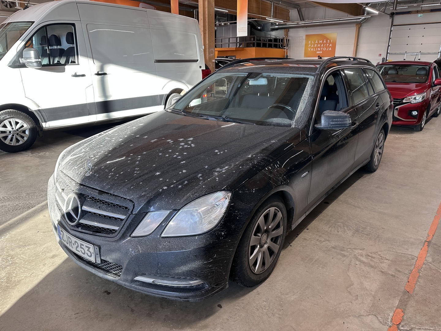 MERCEDES-BENZ E 2012