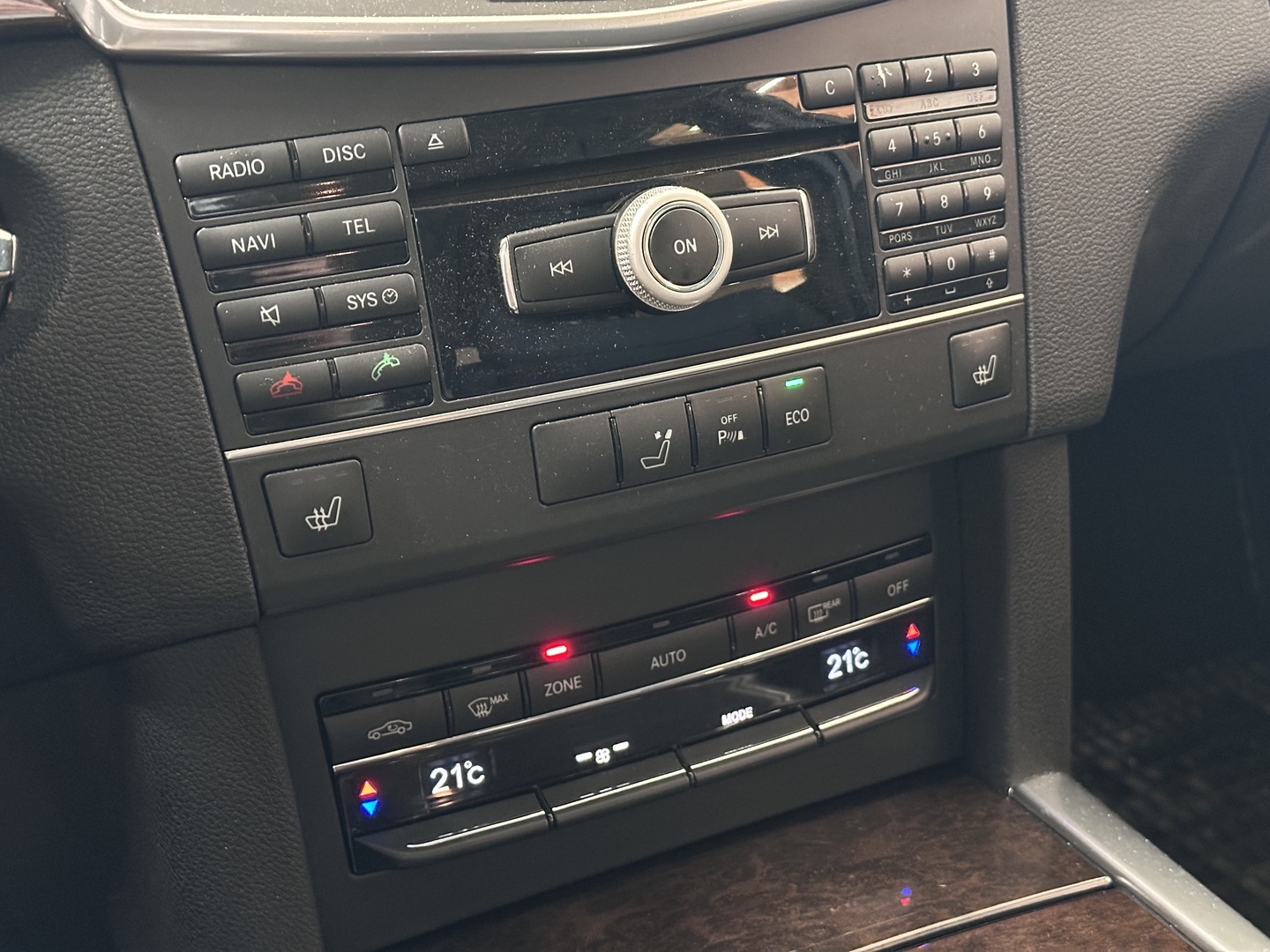 MERCEDES-BENZ E 2012