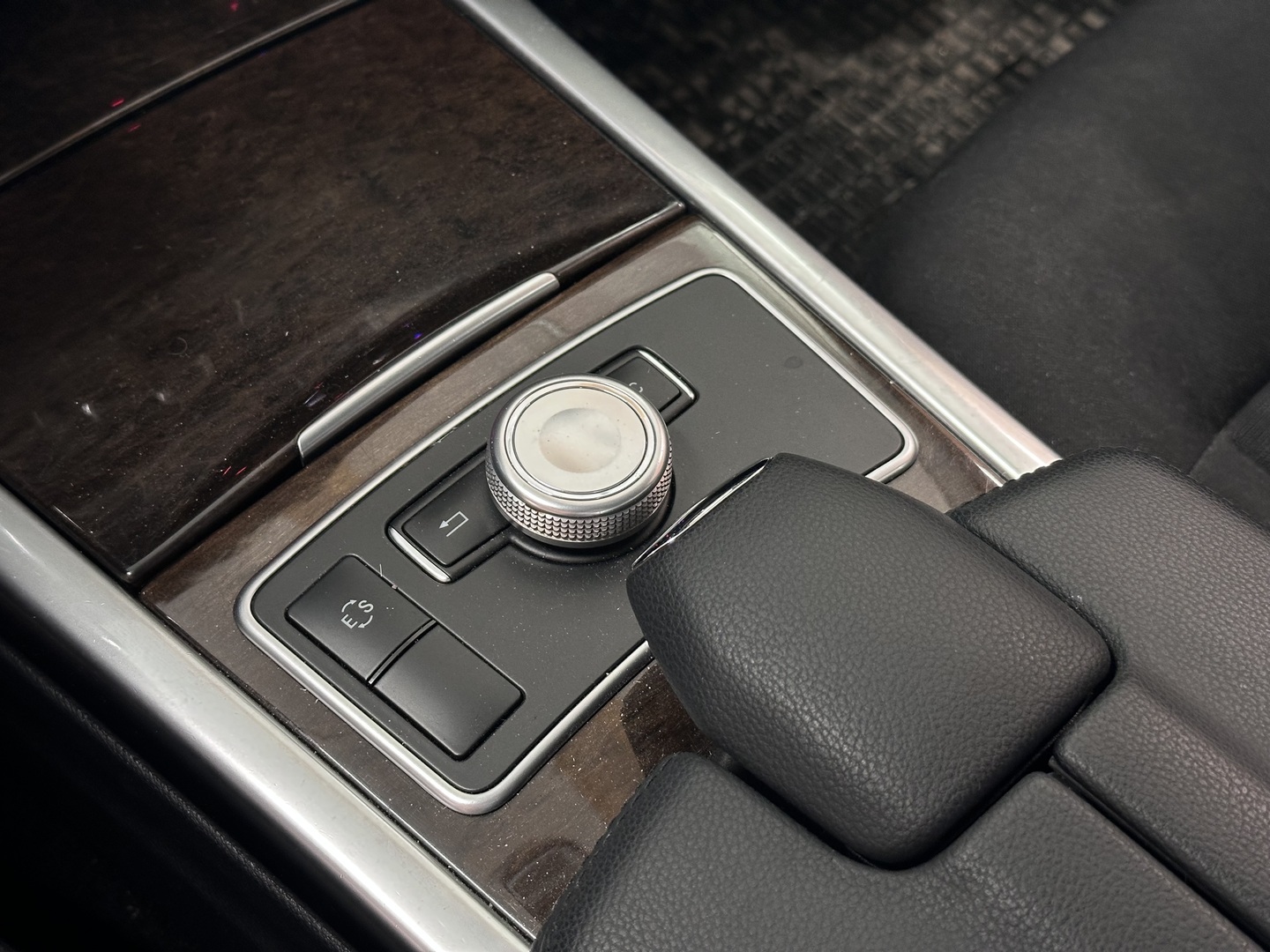 MERCEDES-BENZ E 2012