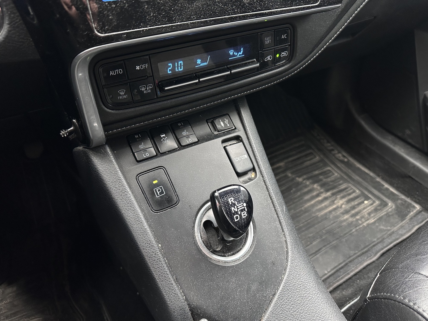 TOYOTA Auris 2018