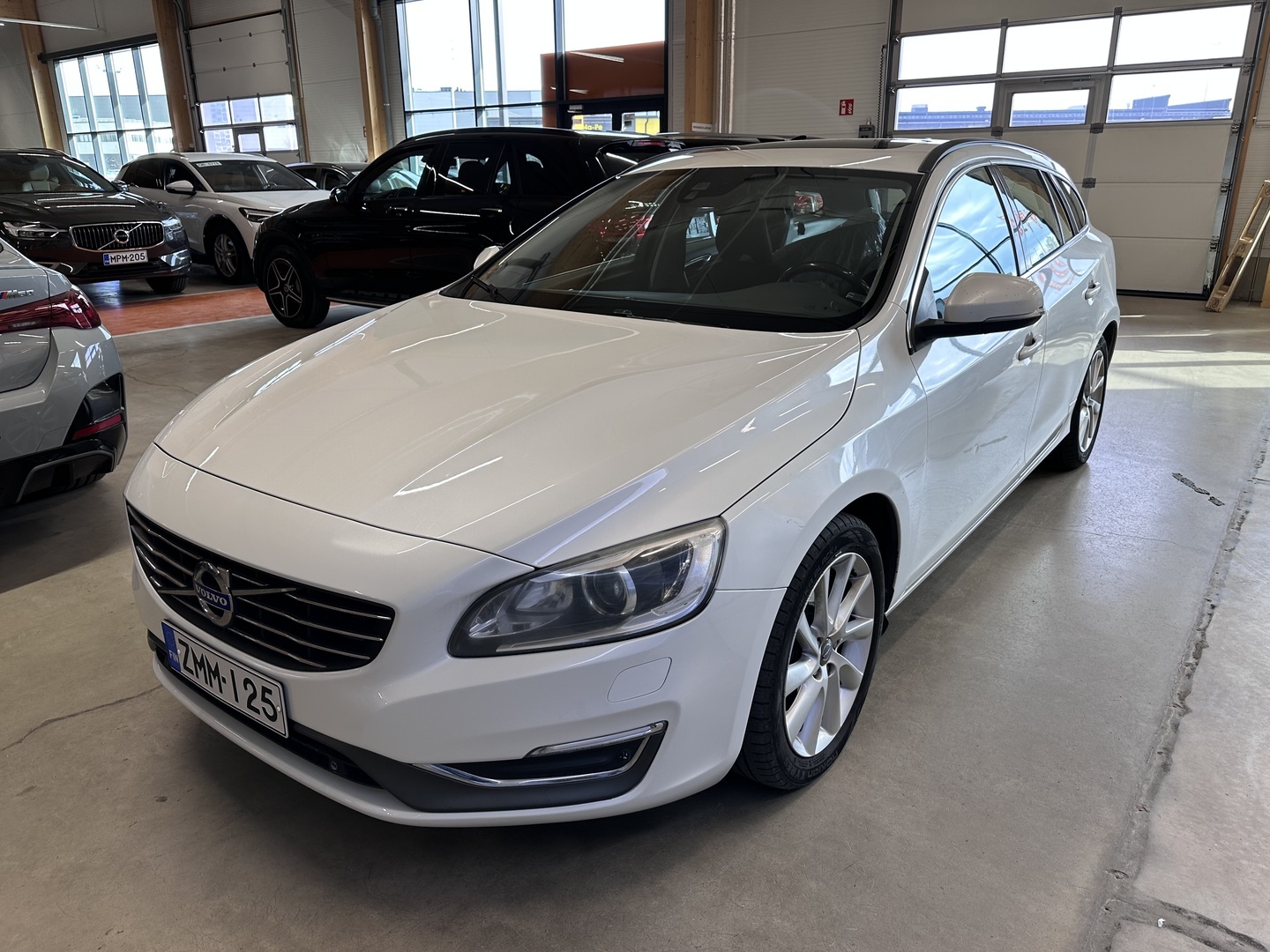 VOLVO V60 2014