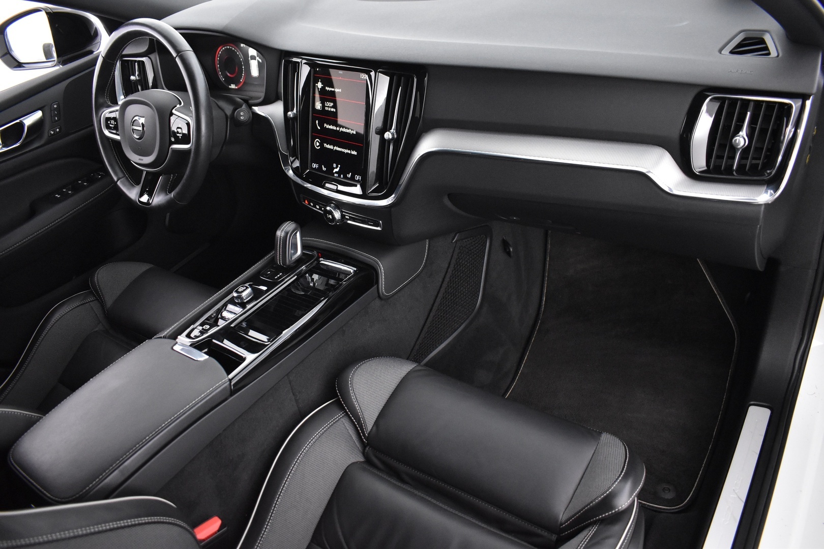 VOLVO V60 2021