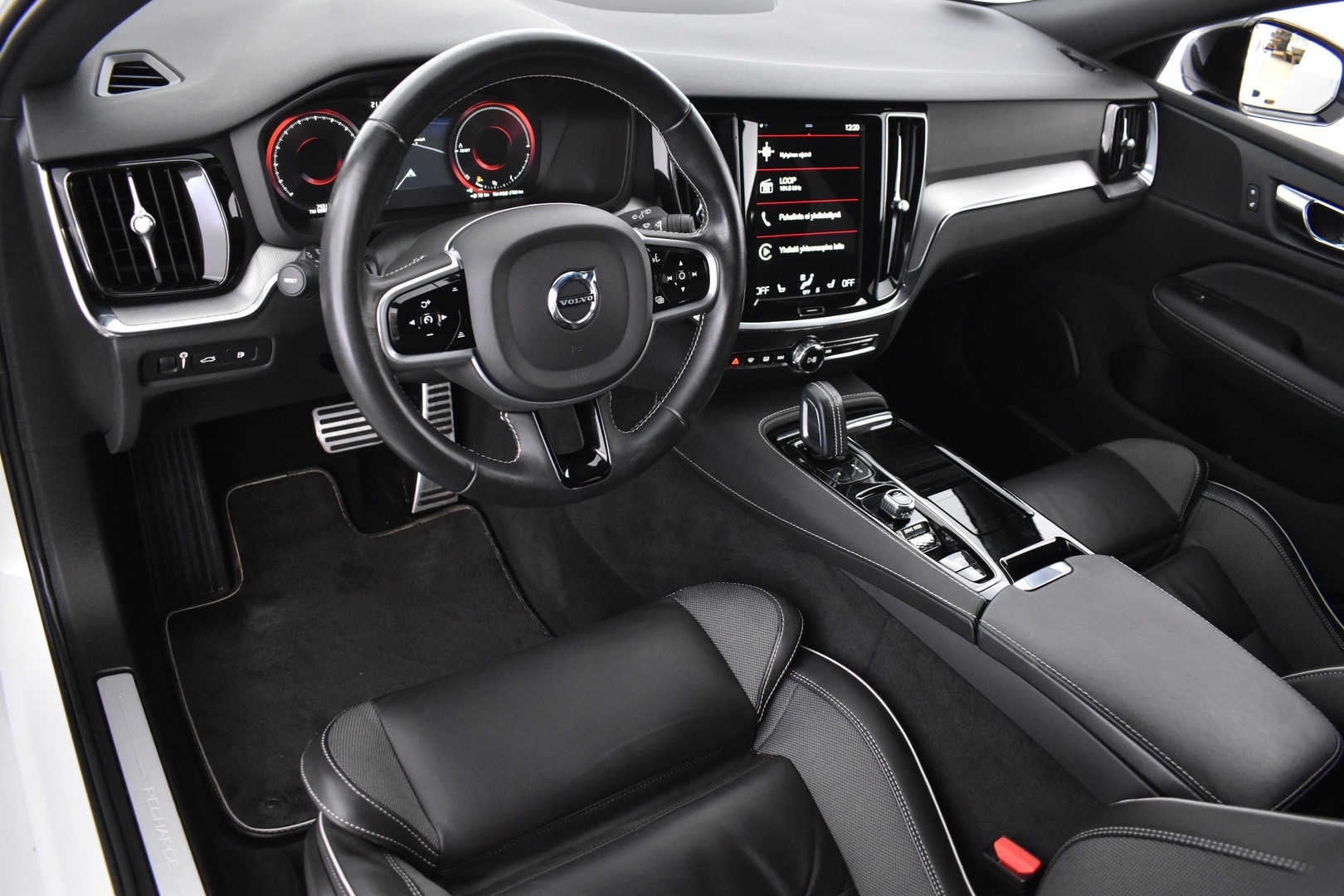 VOLVO V60 2021