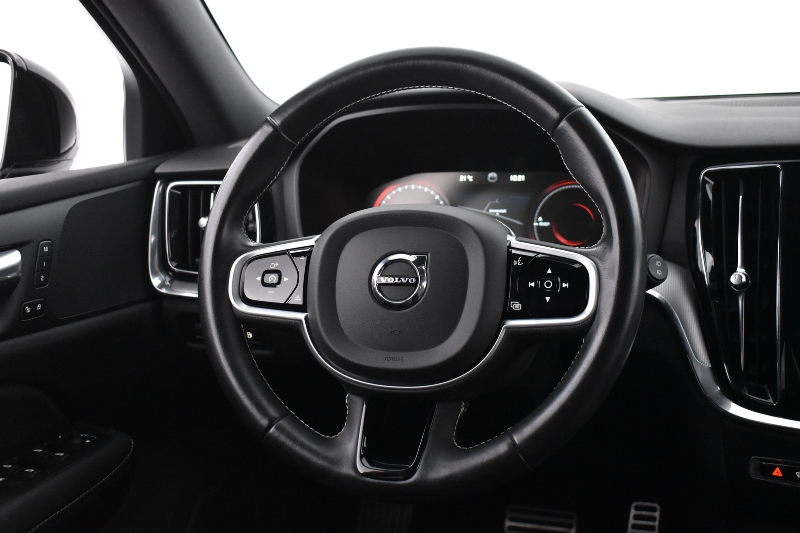 VOLVO V60 2021
