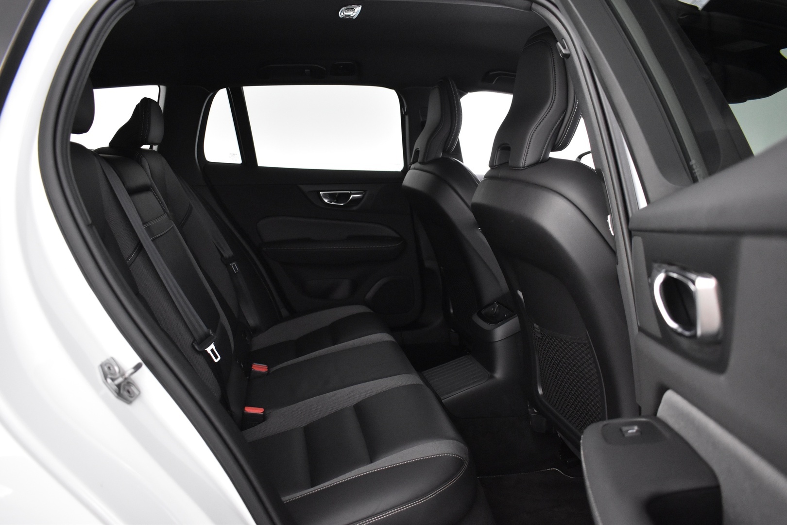 VOLVO V60 2021