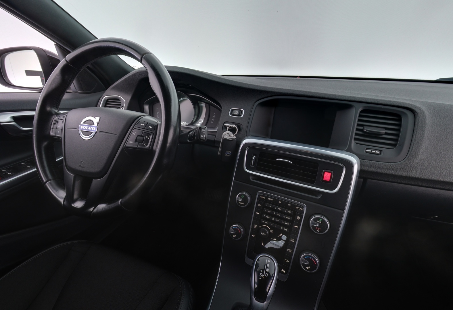 VOLVO V60 2016