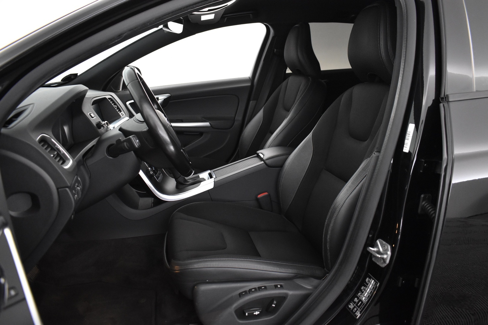 VOLVO V60 2016