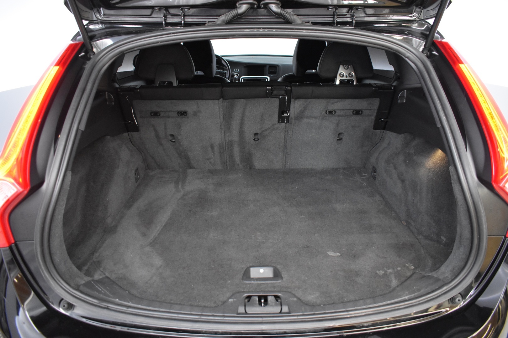 VOLVO V60 2016