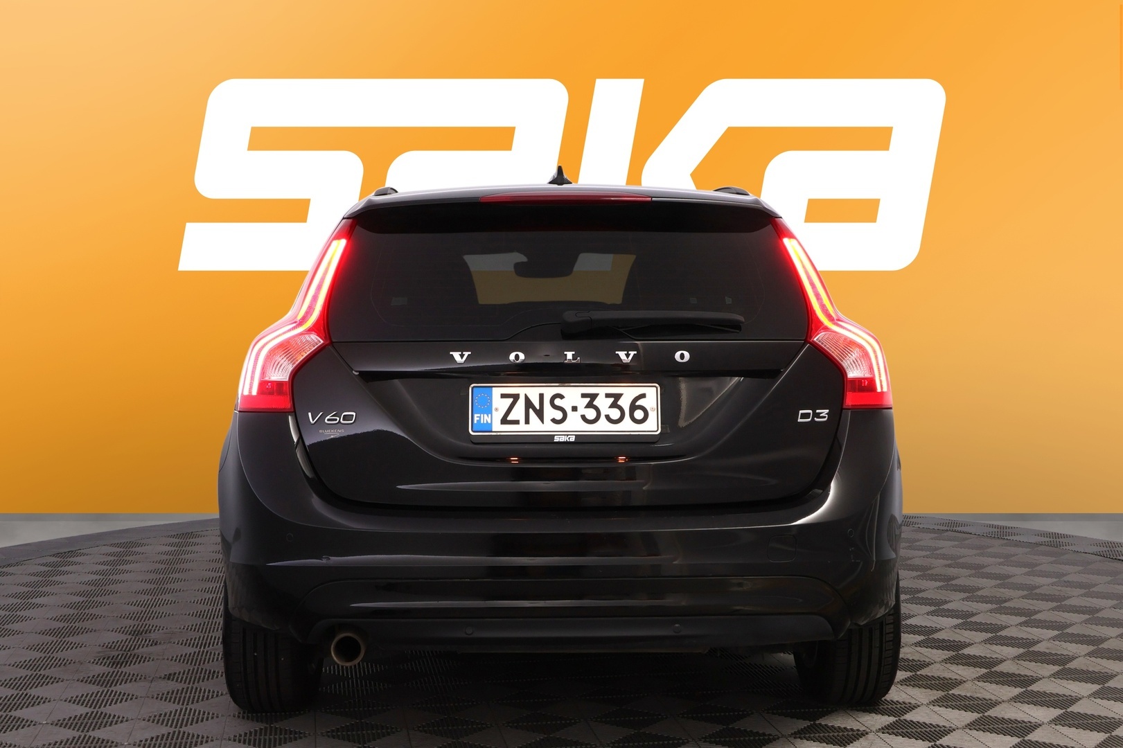 VOLVO V60 2016