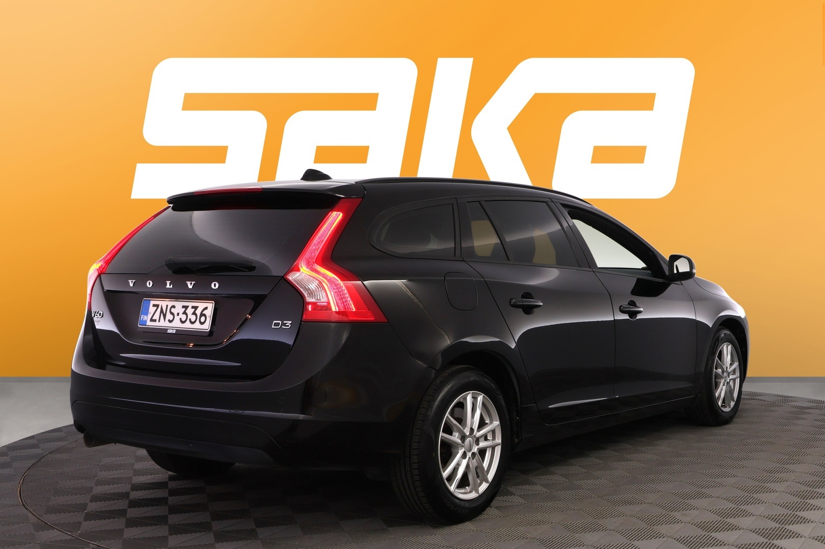 VOLVO V60 2016