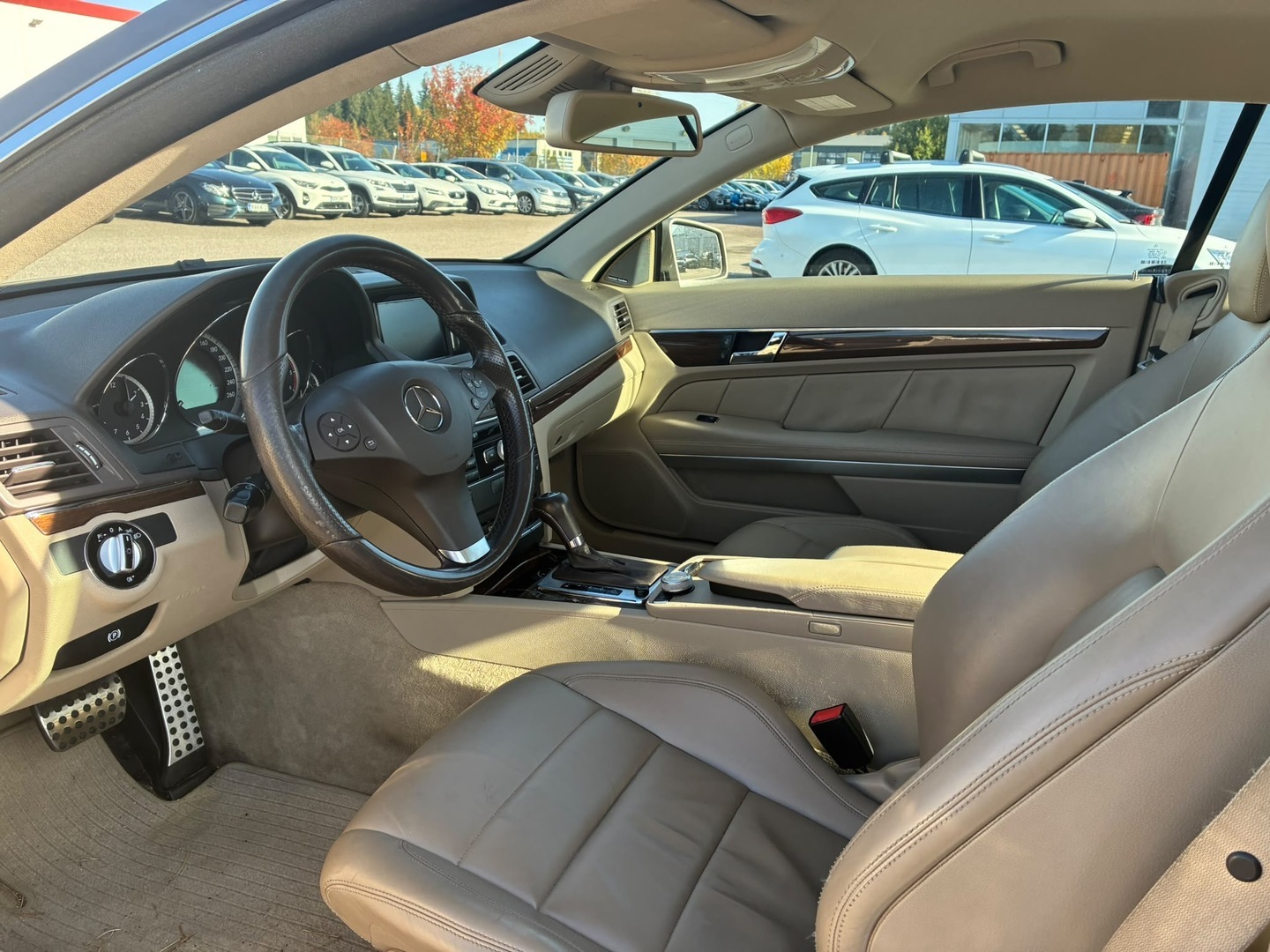 MERCEDES-BENZ E 2010