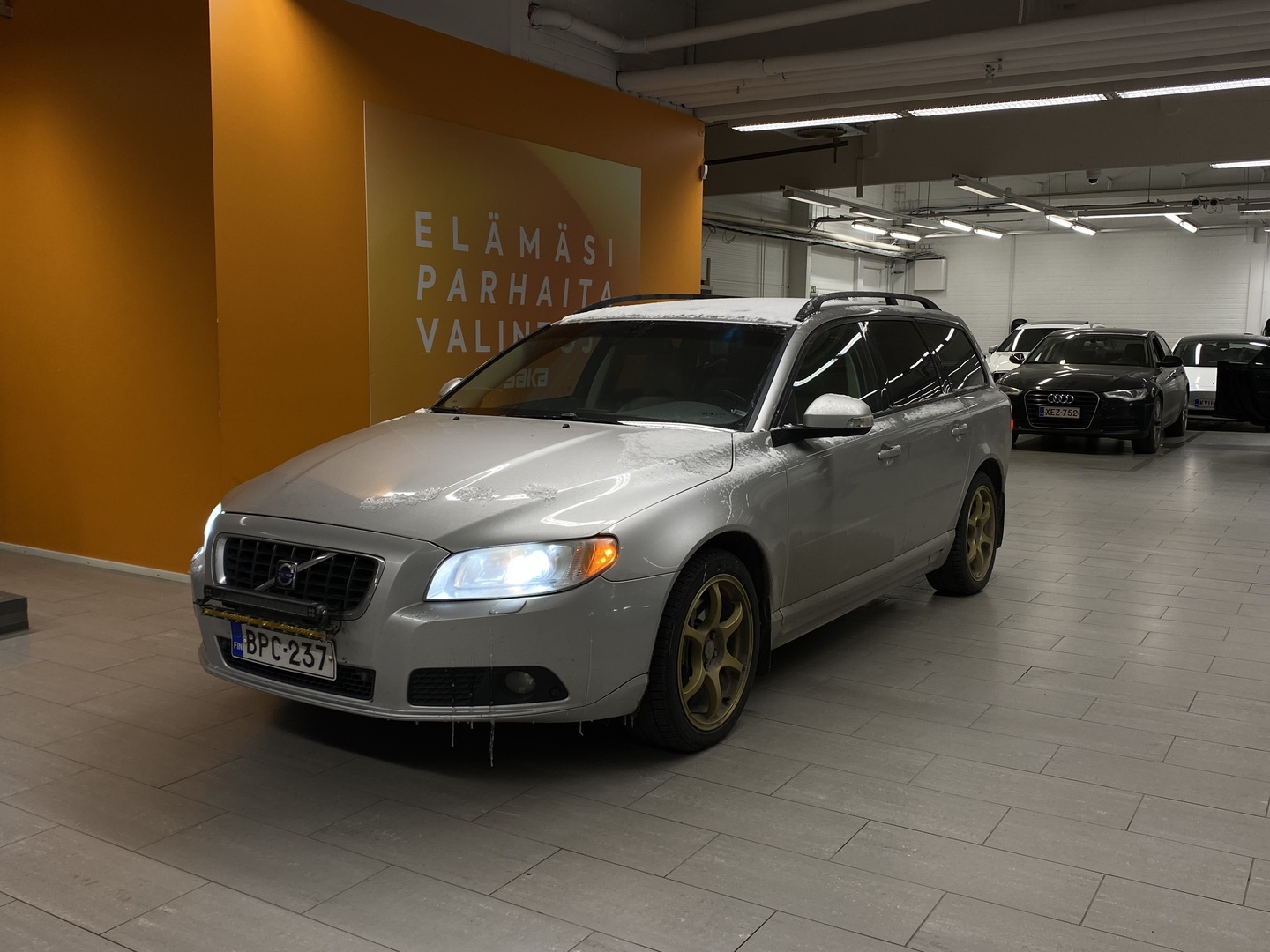 VOLVO V70 2008