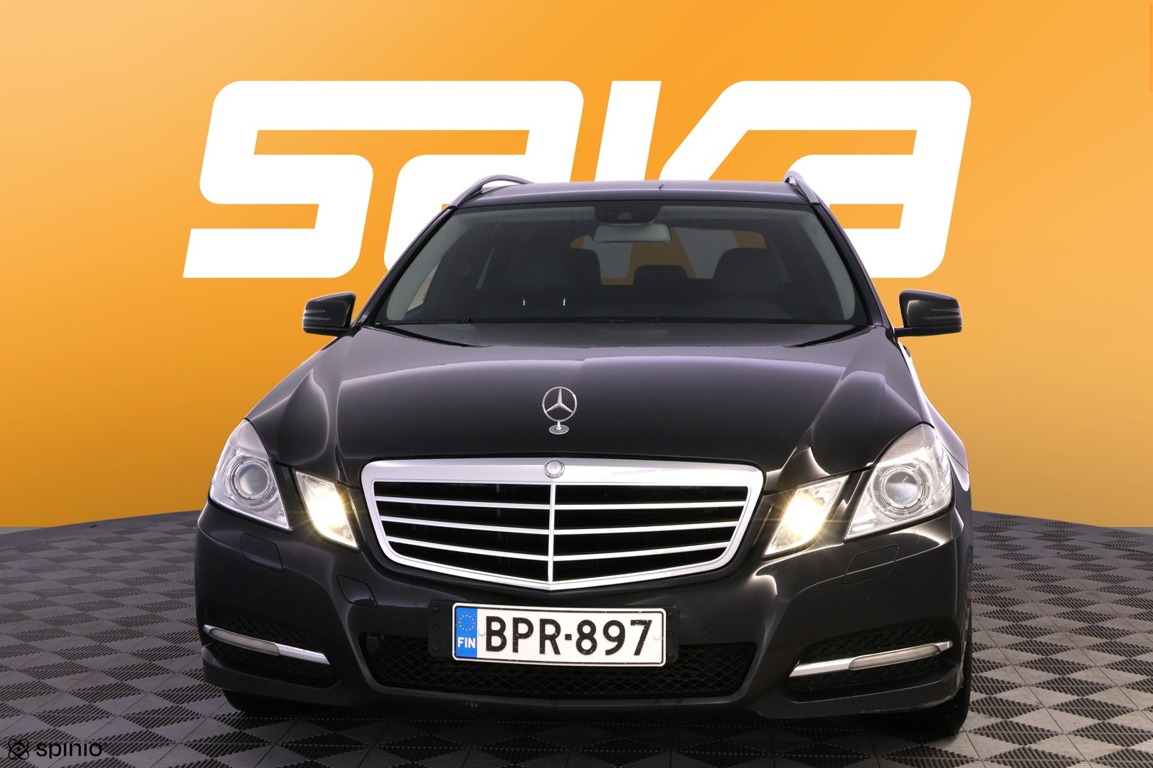 MERCEDES-BENZ E 2011