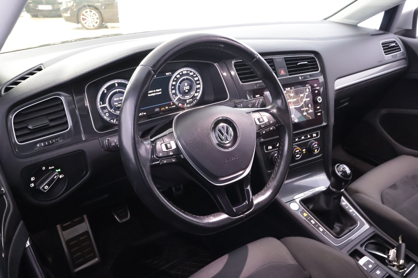 VOLKSWAGEN Golf 2017