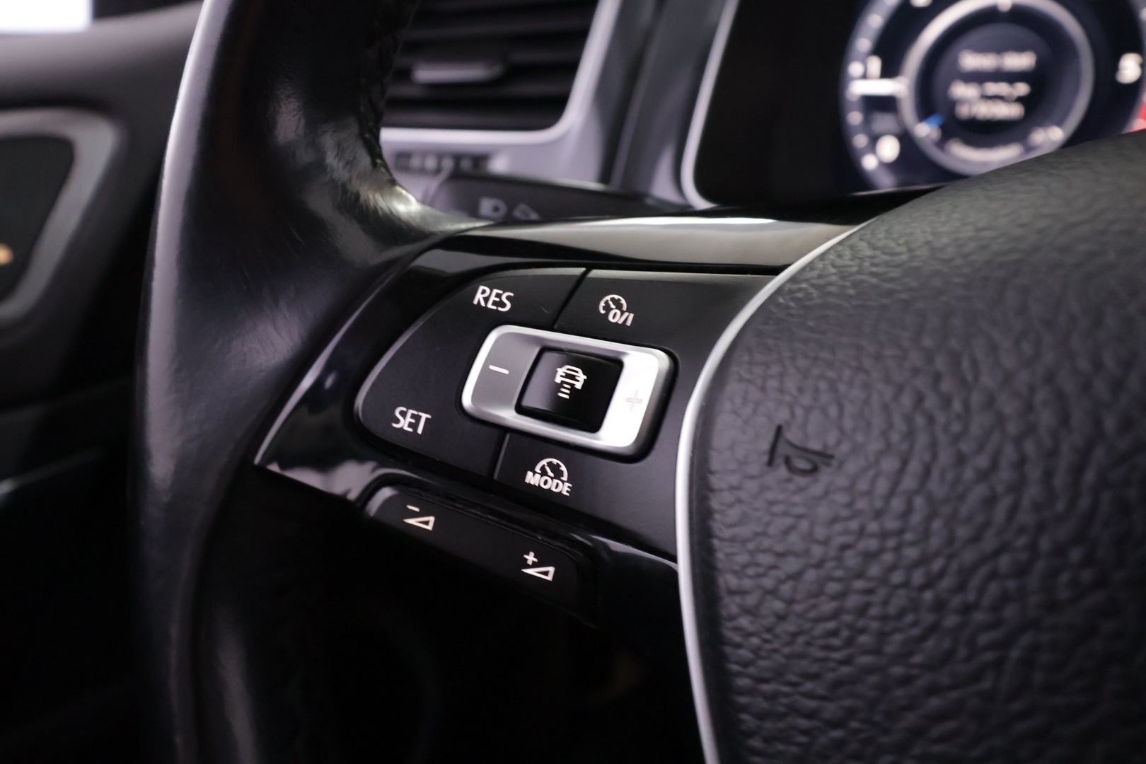 VOLKSWAGEN Golf 2017