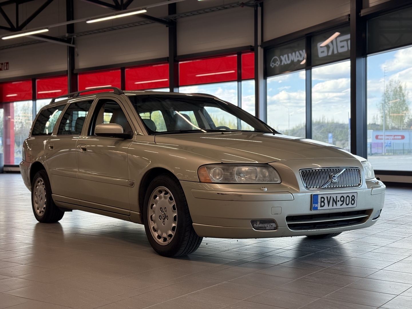 VOLVO V70 2005