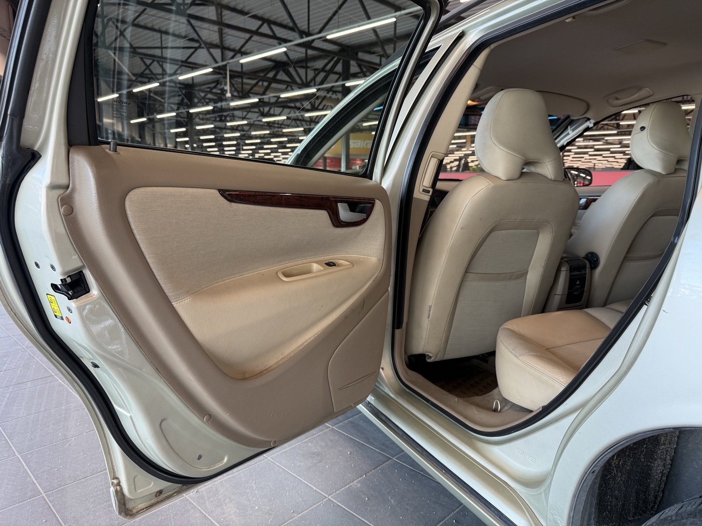 VOLVO V70 2005