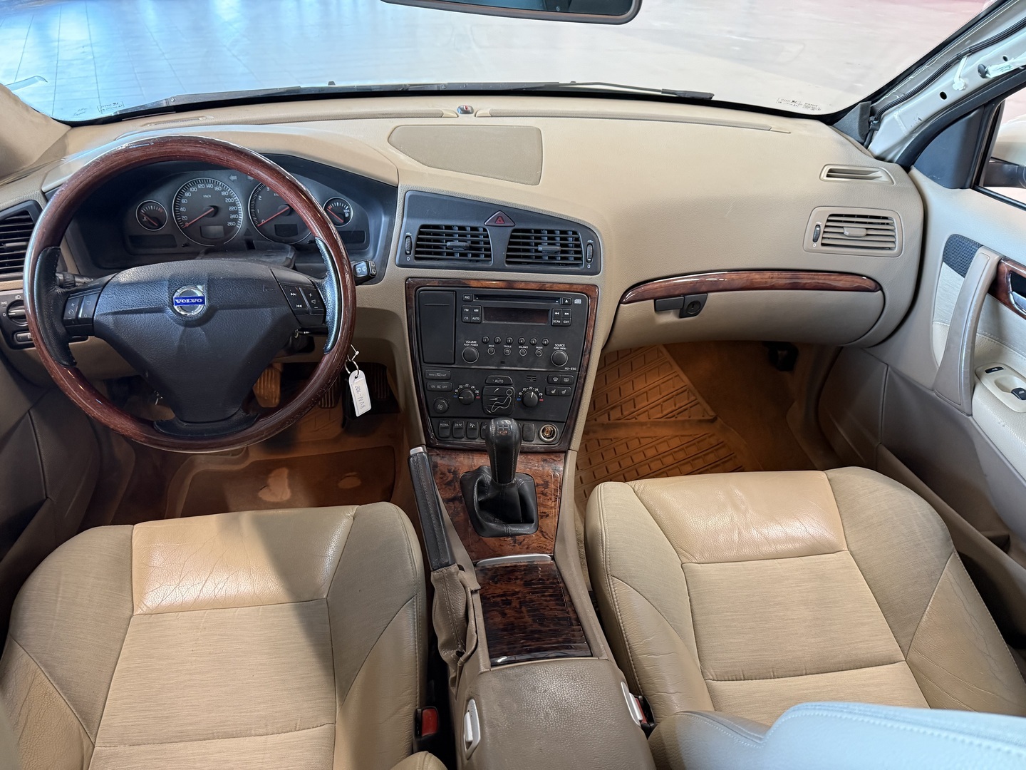 VOLVO V70 2005