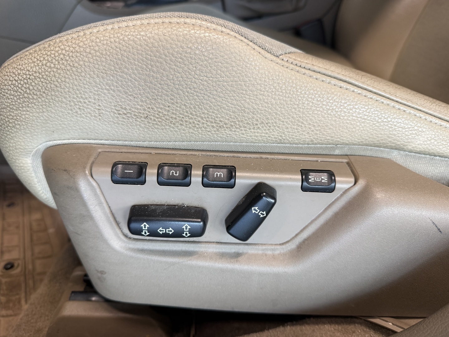 VOLVO V70 2005