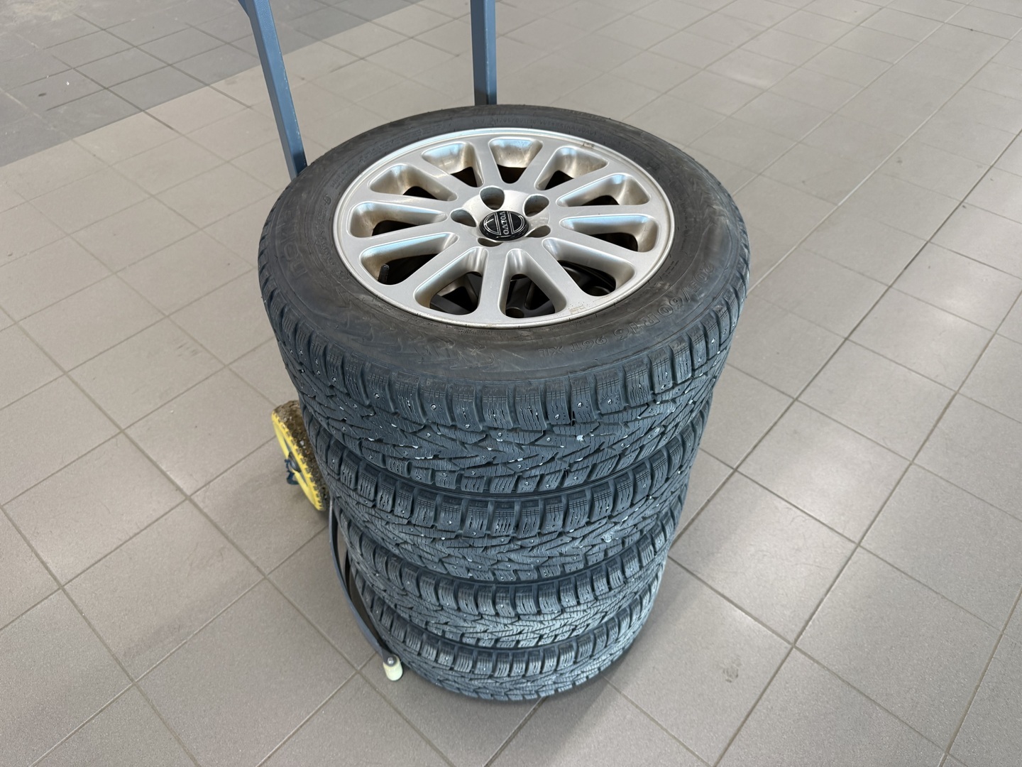 VOLVO V70 2005