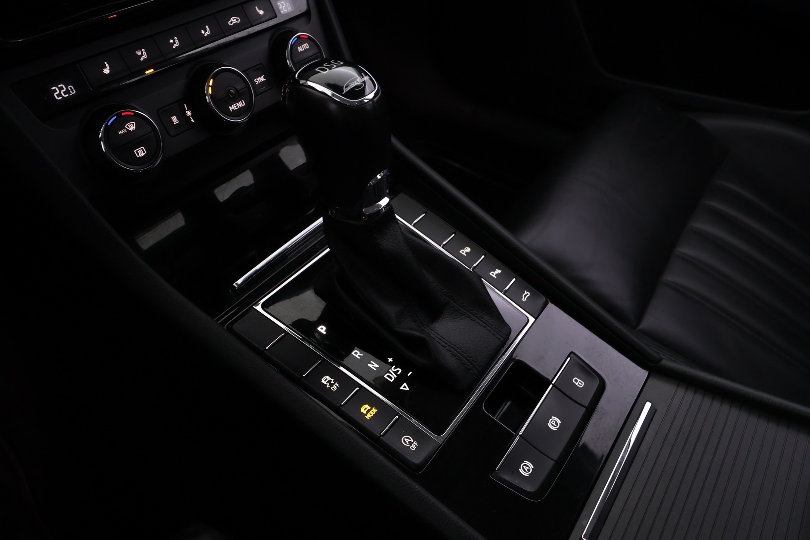 SKODA Superb 2016