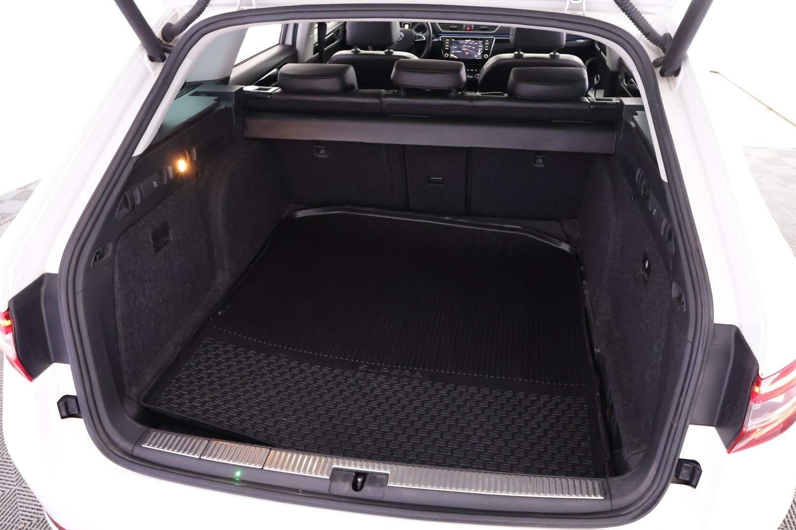 SKODA Superb 2016