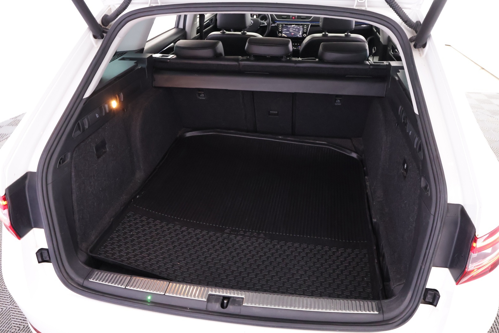 SKODA Superb 2016