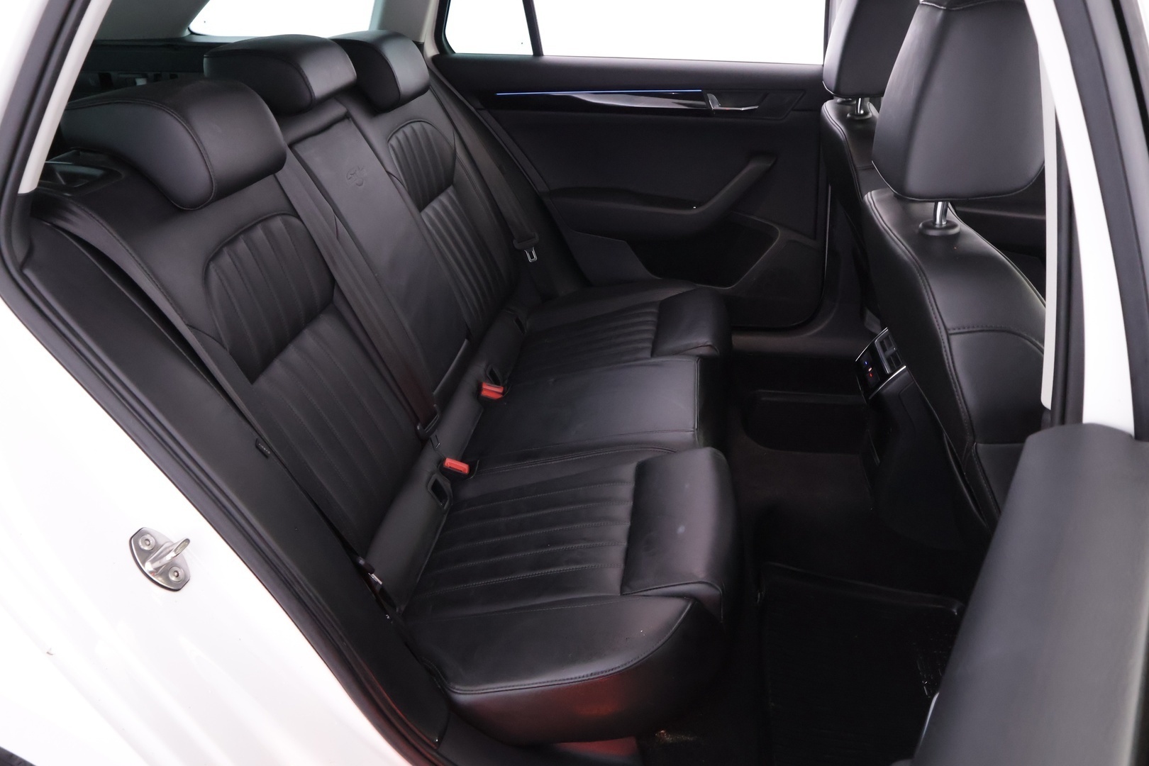SKODA Superb 2016