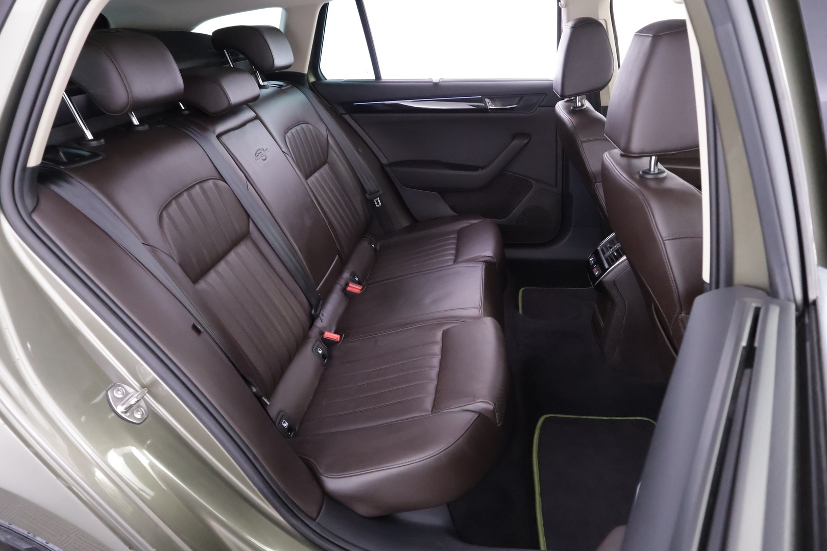 SKODA Superb 2016