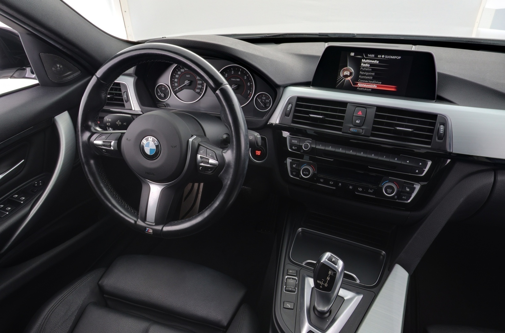 BMW 330 2016