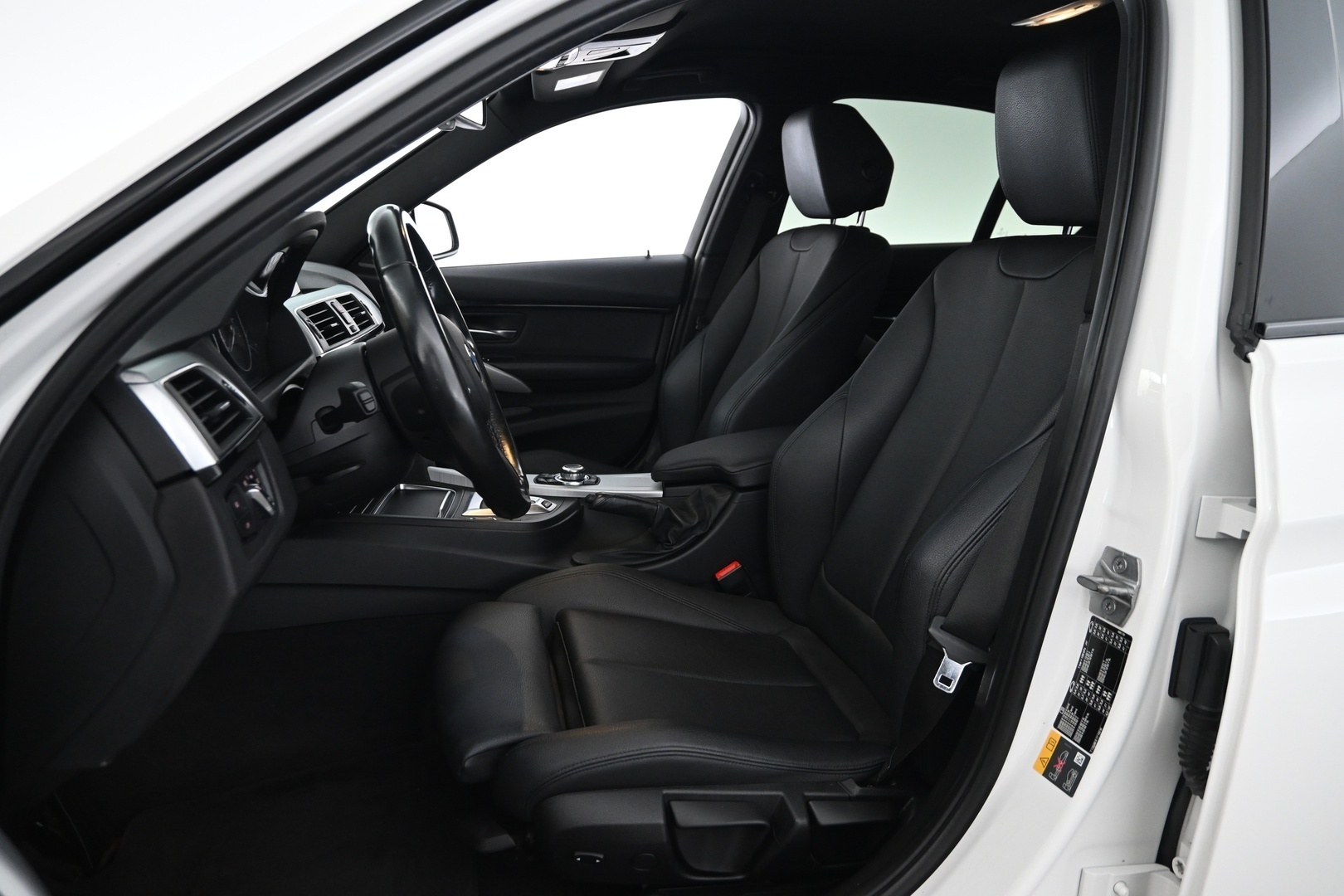 BMW 330 2016
