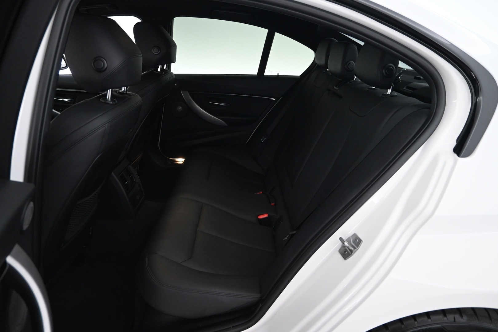 BMW 330 2016